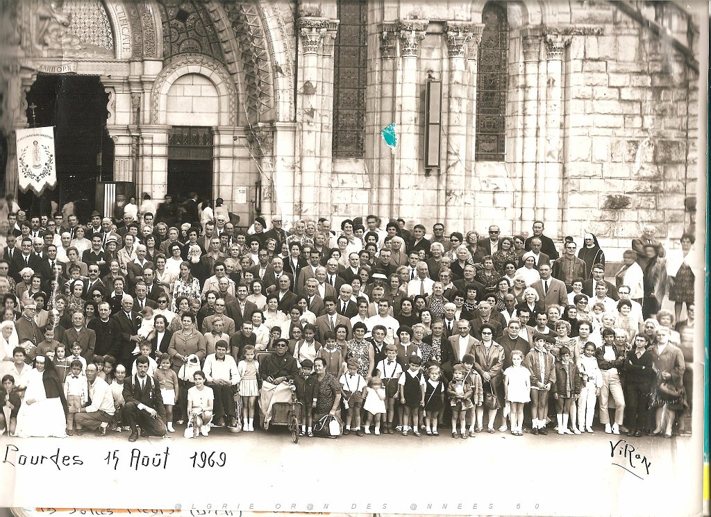 LOURDES 1969 PELERINAGE DES ORANAIS  (1).jpeg